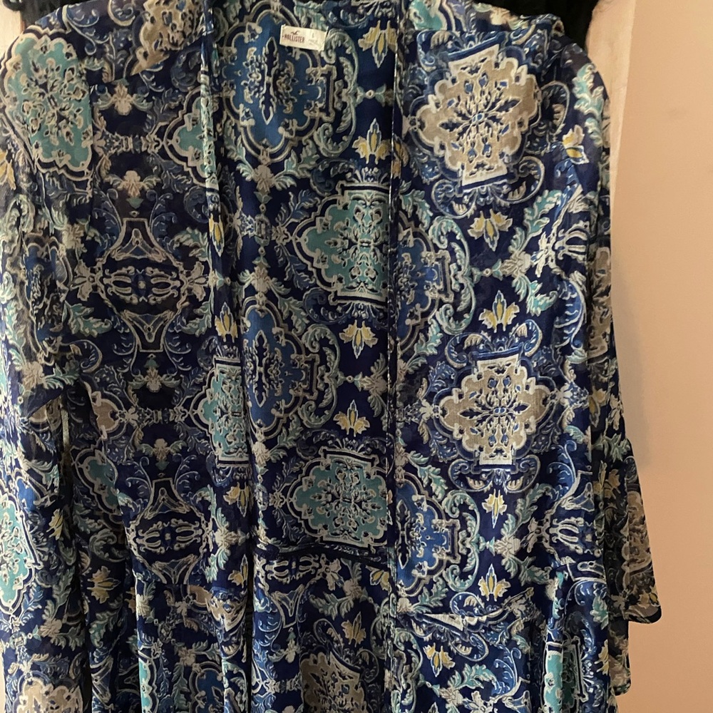 Hollister kimono